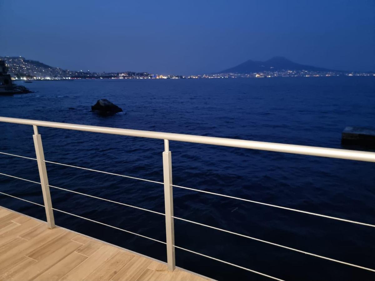 Apartamento La Casa Sull’ Acqua Nápoles Exterior foto